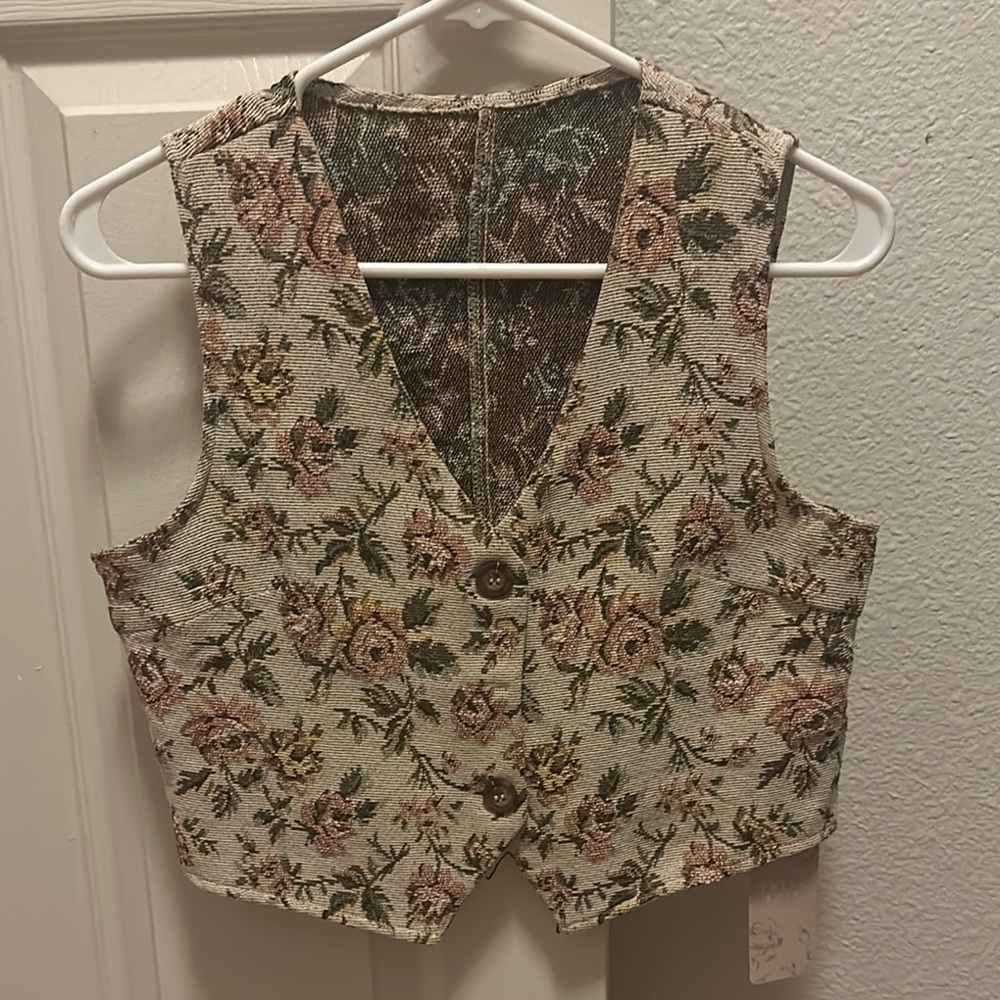 Floral Tapestry Vest - Cream and Pink